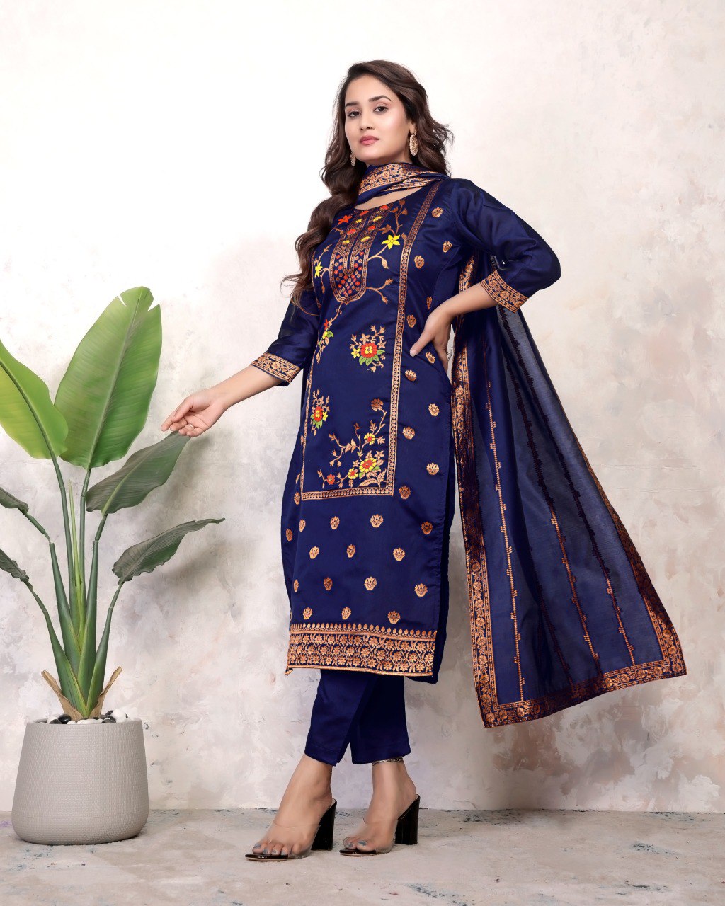 Introducing New Kurti Dupatta & Bottom Set πβ¨